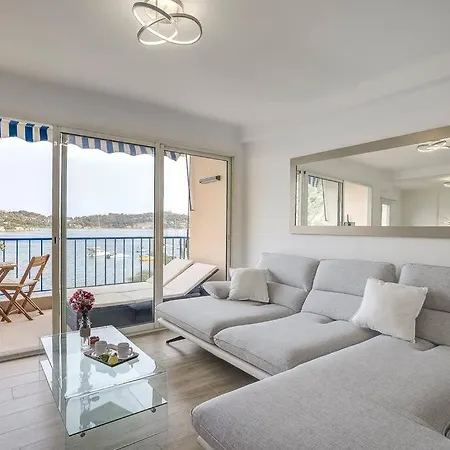 Stunning Waterfront Апартаменты *