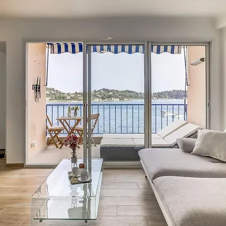 Апартаменты Stunning Waterfront *