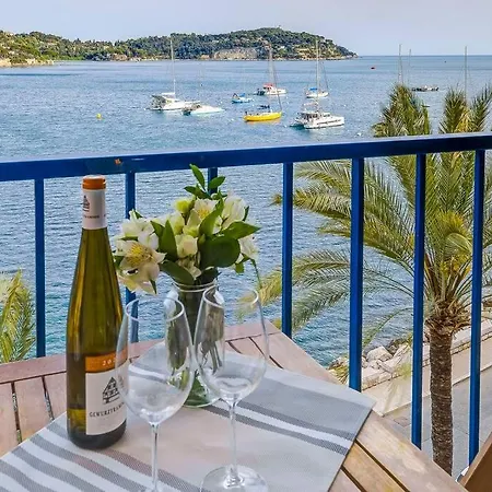 Апартаменты Stunning Waterfront